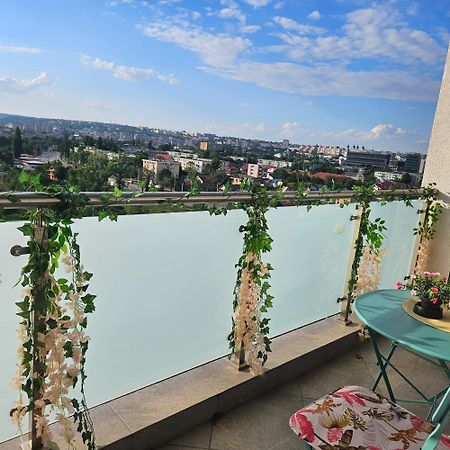 Rainbow Apartment Pink - Free Parking- Zona Spital Recuperare Iasi Exterior foto