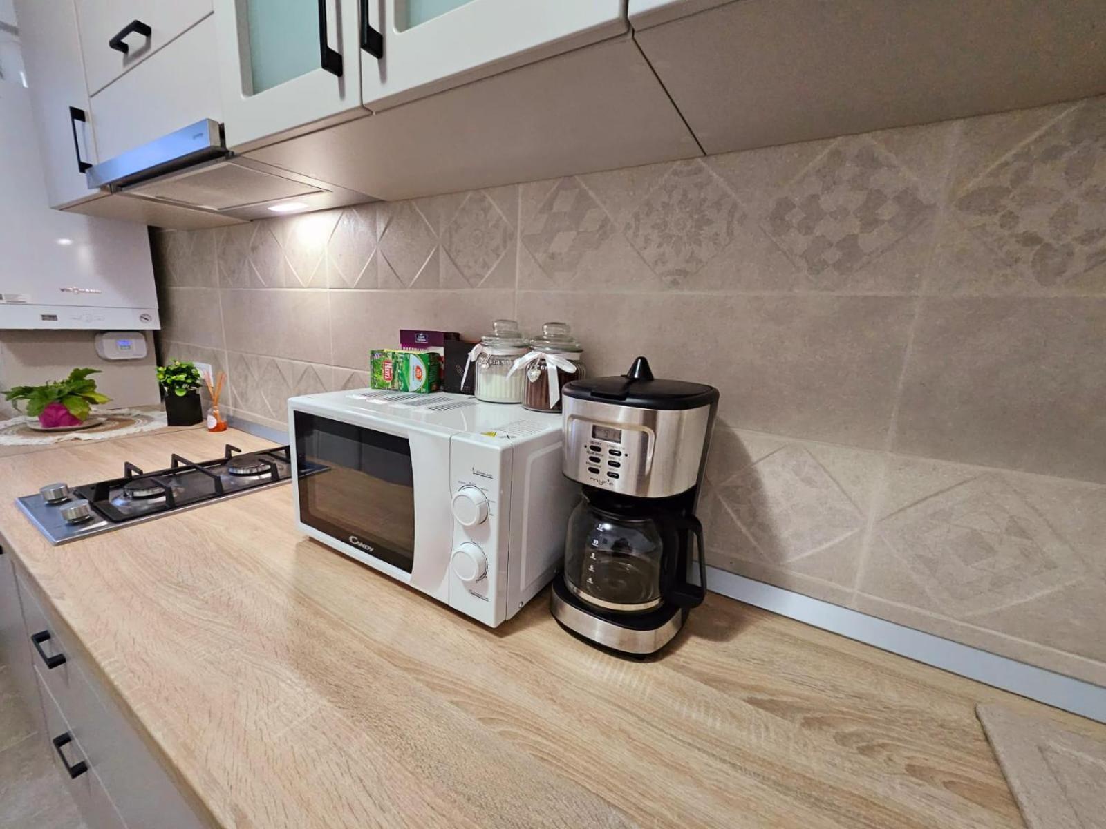 Rainbow Apartment Pink - Free Parking- Zona Spital Recuperare Iasi Exterior foto